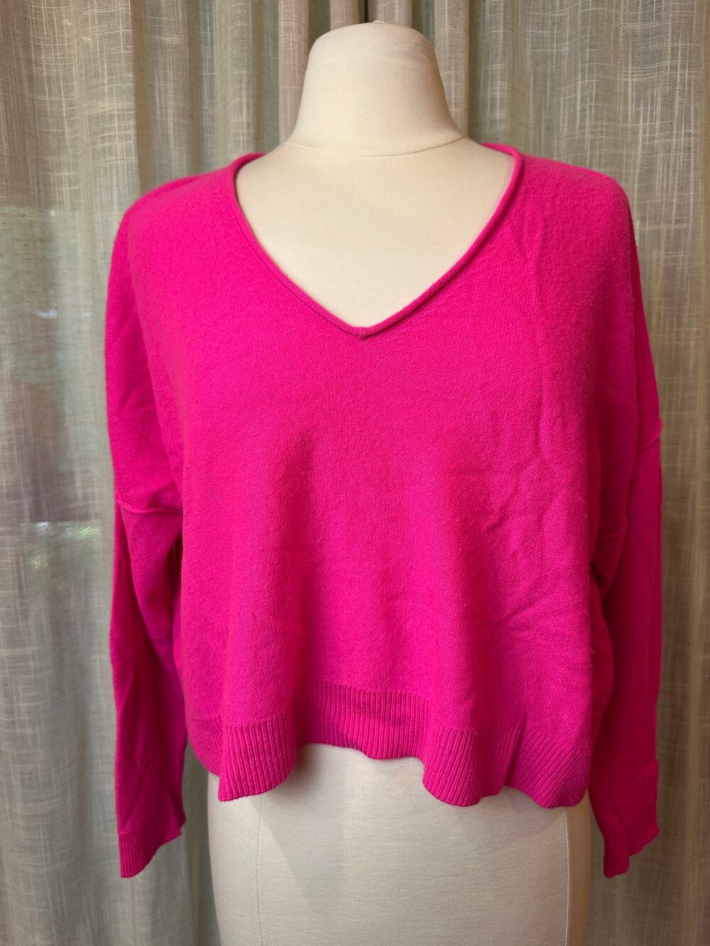 Pilcro by Anthropologie 100% Cashmere Hot Pink V-Neck Cropped Sweater S